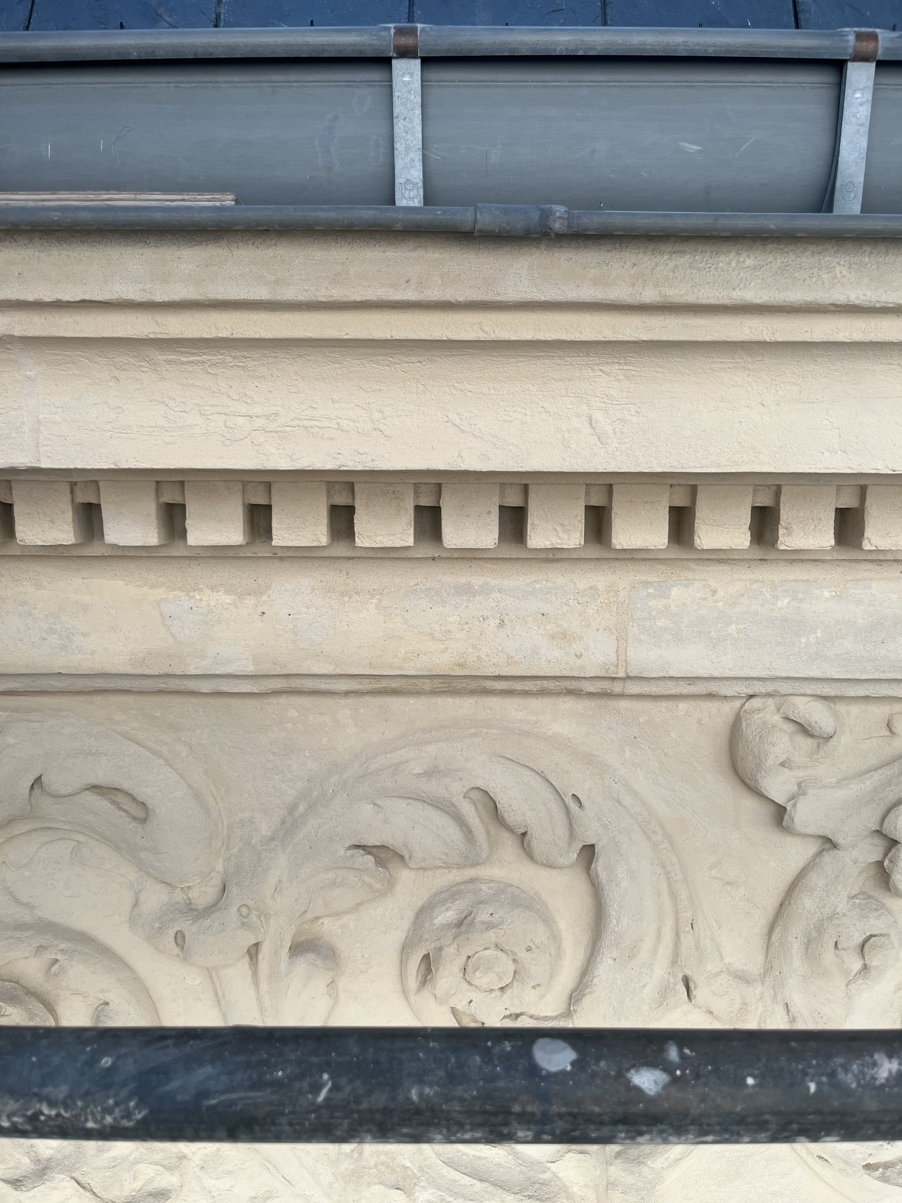 27_Detail of the facade, 126 Rivoli © Franklin Azzi