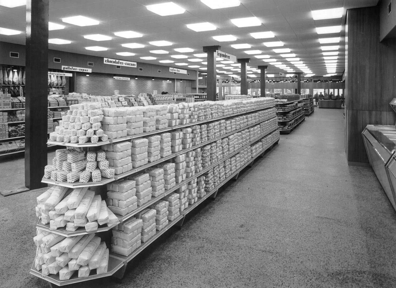 35_Confectionery section, Woolworths shop, 1956 © DR