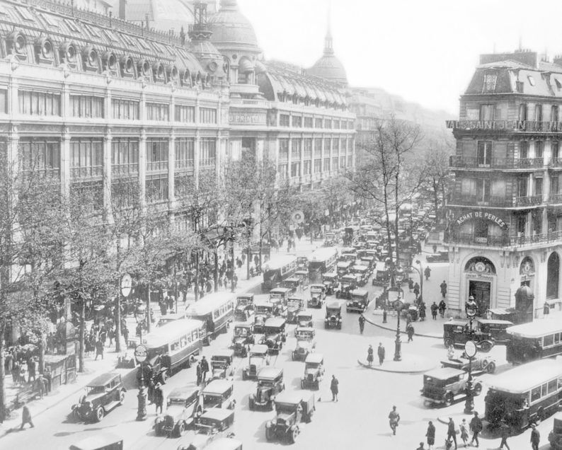 6_The streets of Paris, 1929 © DR