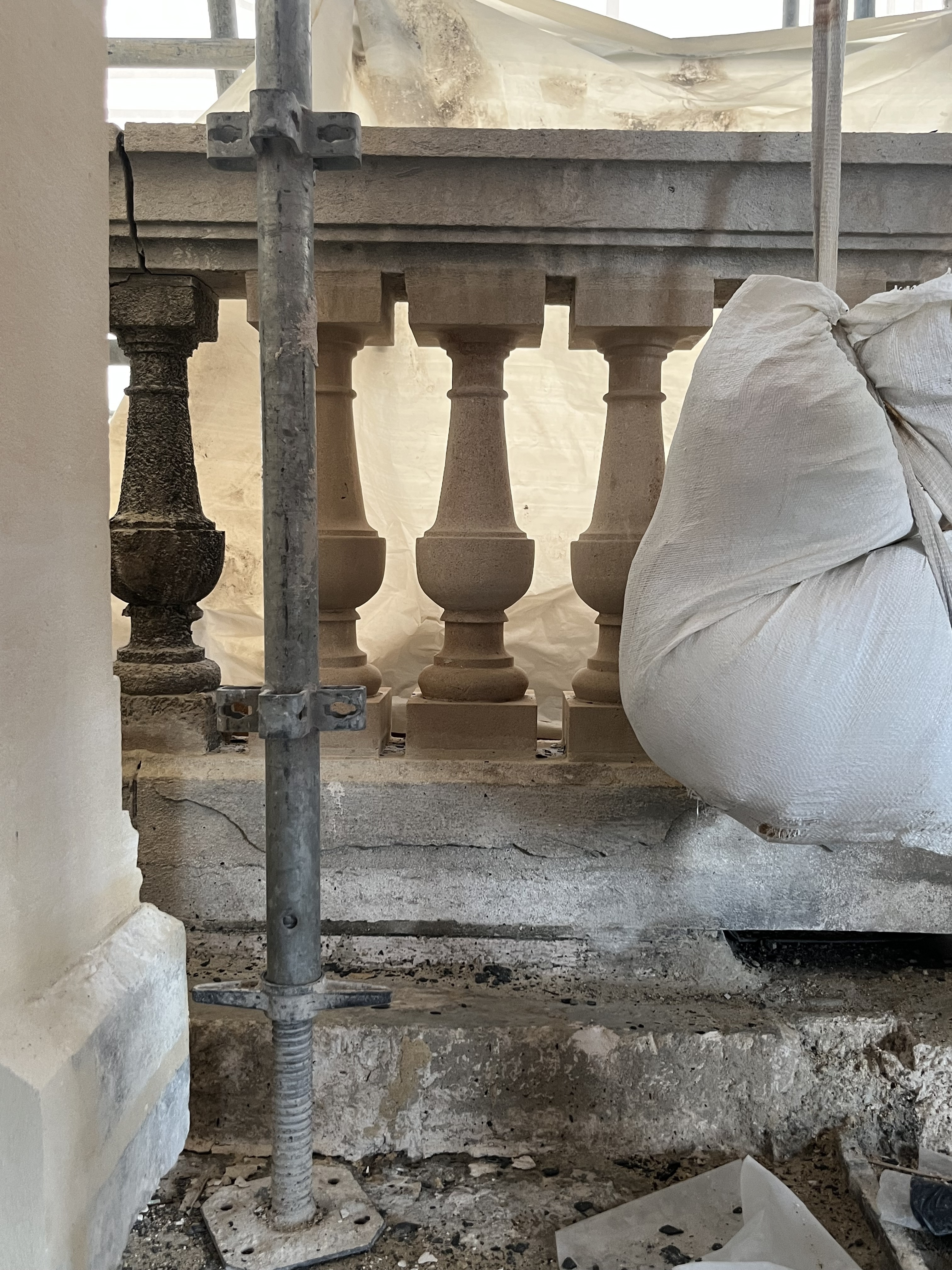 7_ Construction site detail, 126 Rivoli © Franklin Azzi