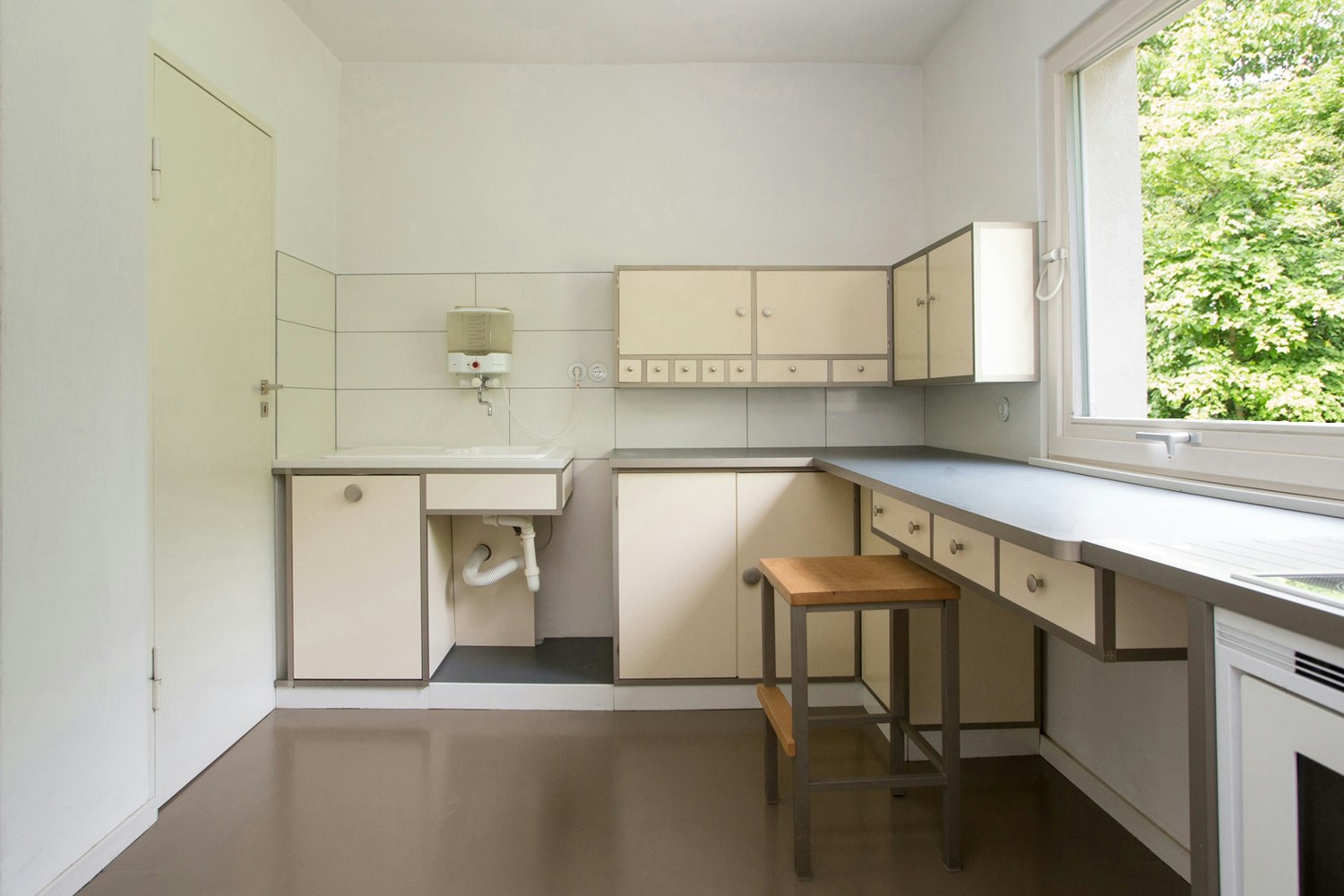 18 AD Intérieur Midcentury kitchen Berlin Haus am Horn