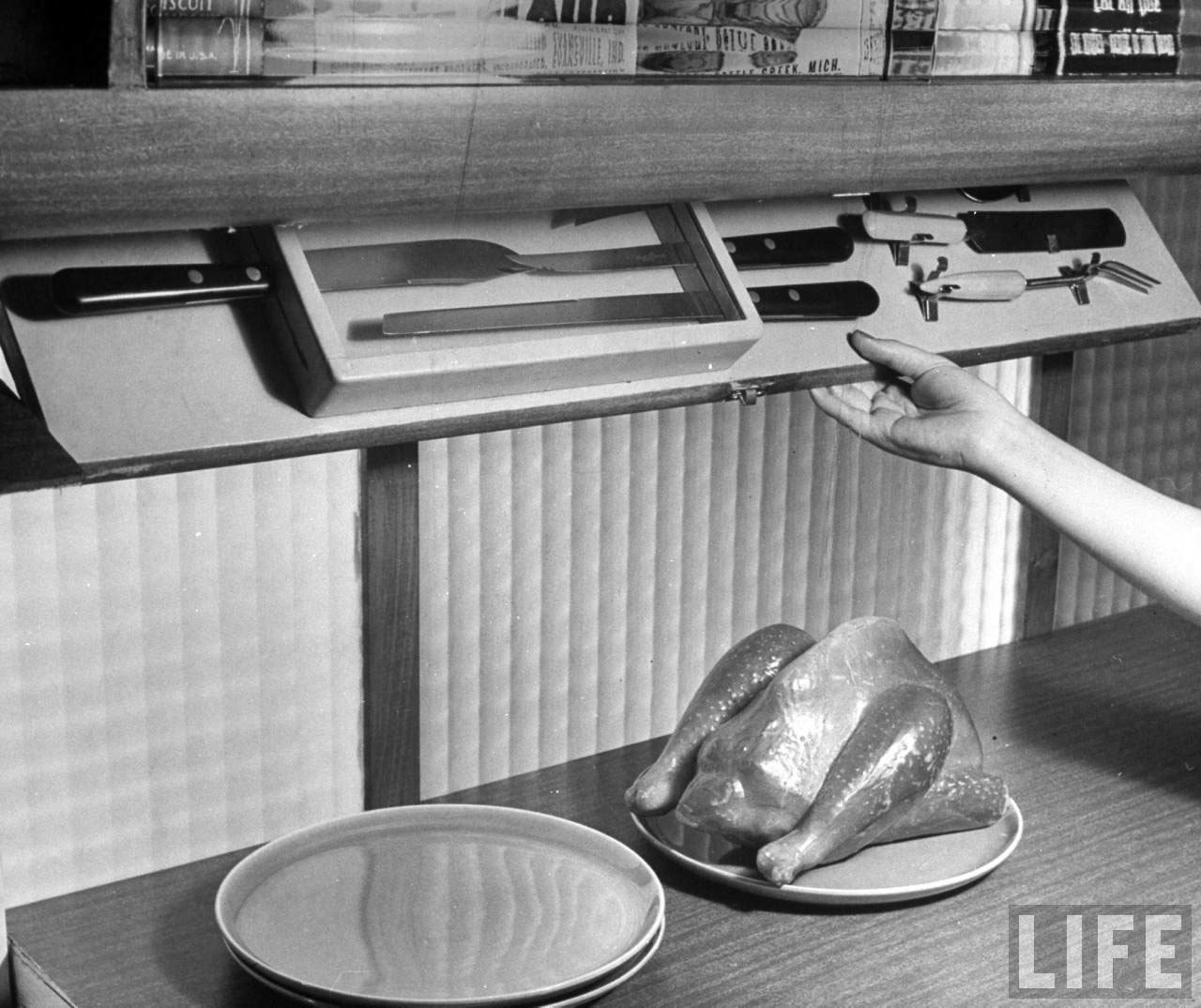 5 AD Intérieur The Kitchen of Tomorrow Ustensile Rack Life 1943