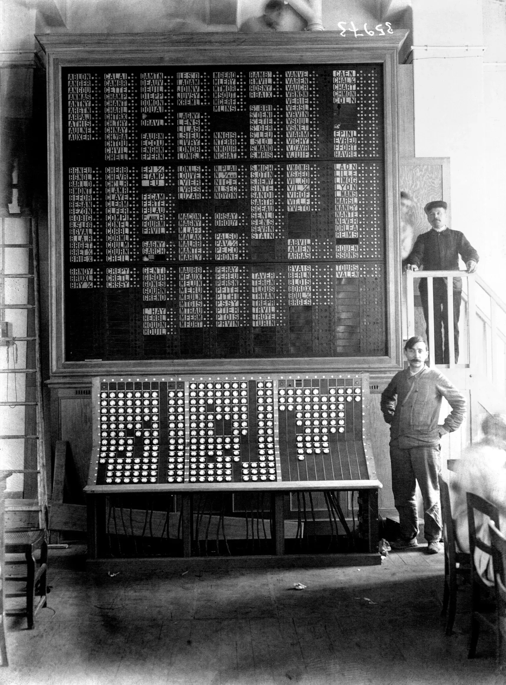 20 centre telephonique 75 paris archives 4