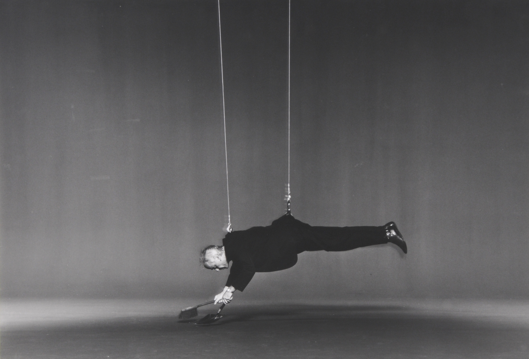 27 Eindimensionales Raum Zeit Geschehen 1997 Jürgen Klauke