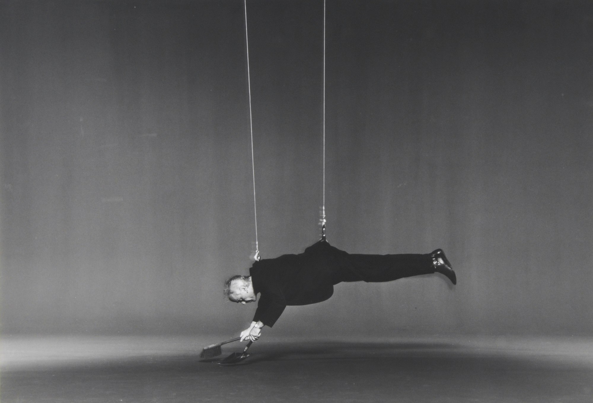 27 Eindimensionales Raum Zeit Geschehen 1997 Jürgen Klauke