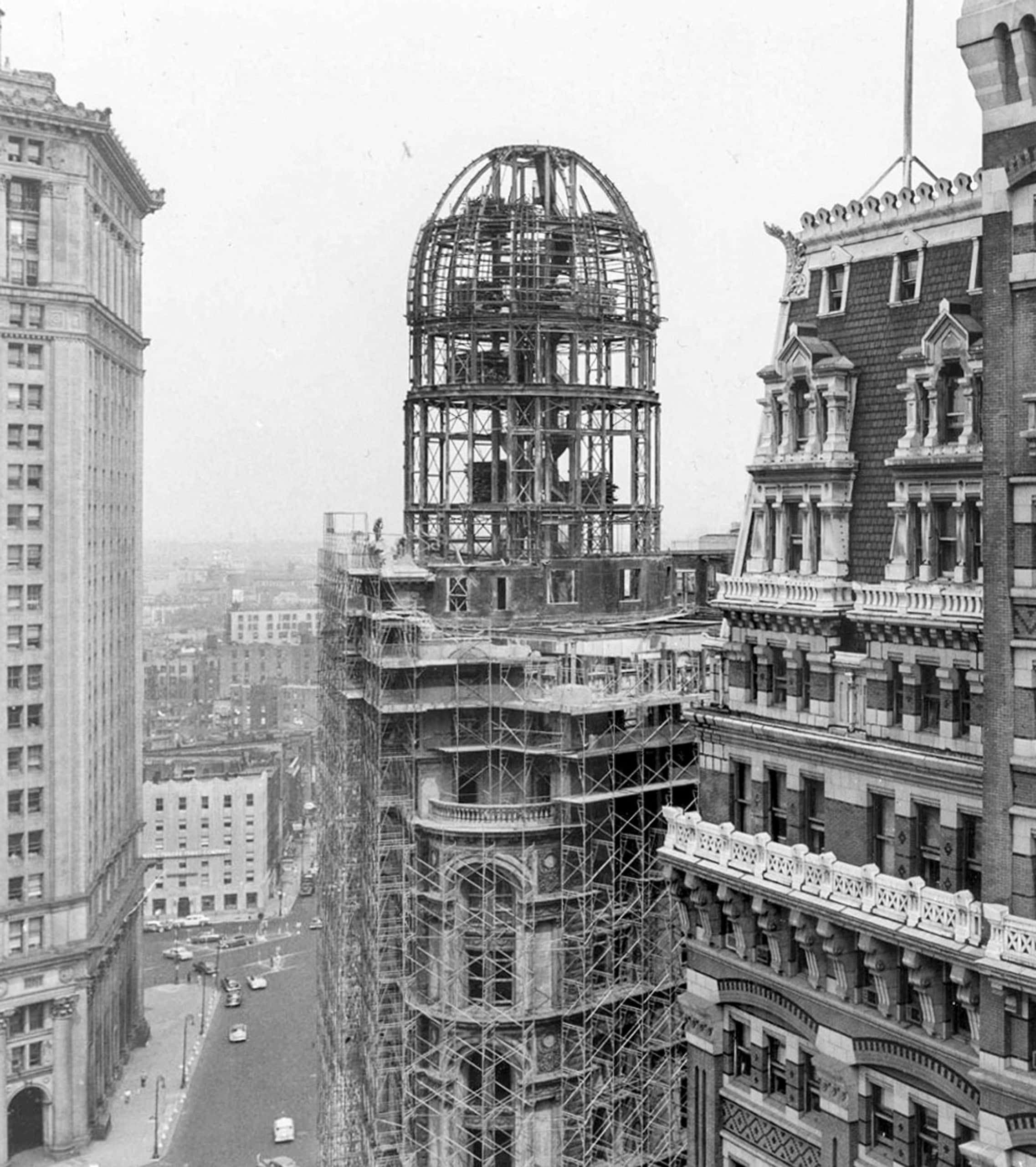 06. Demolition of the New York World Building, George Browne Post, 1955 ©DR