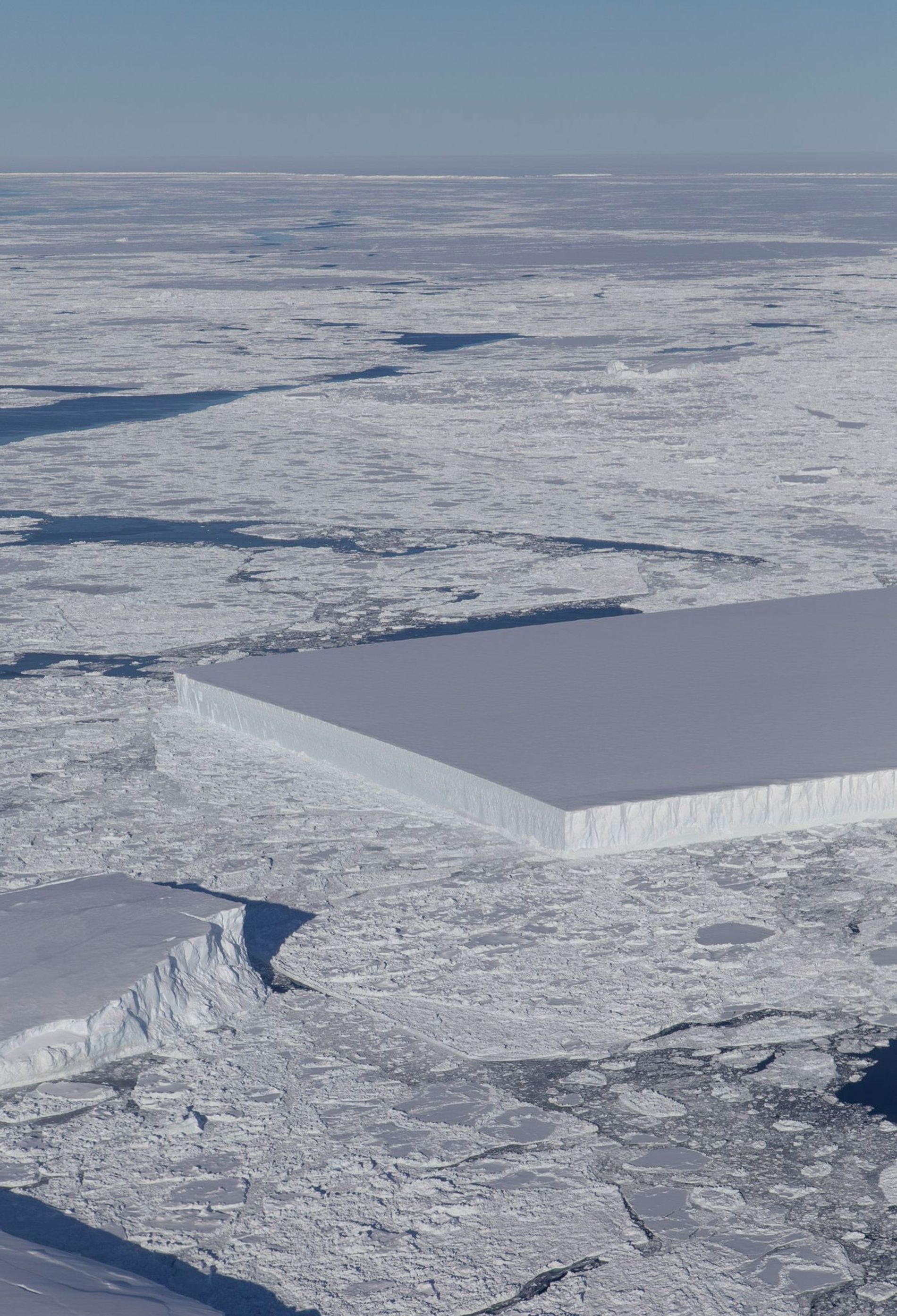 2 Iceberg NASA ICE