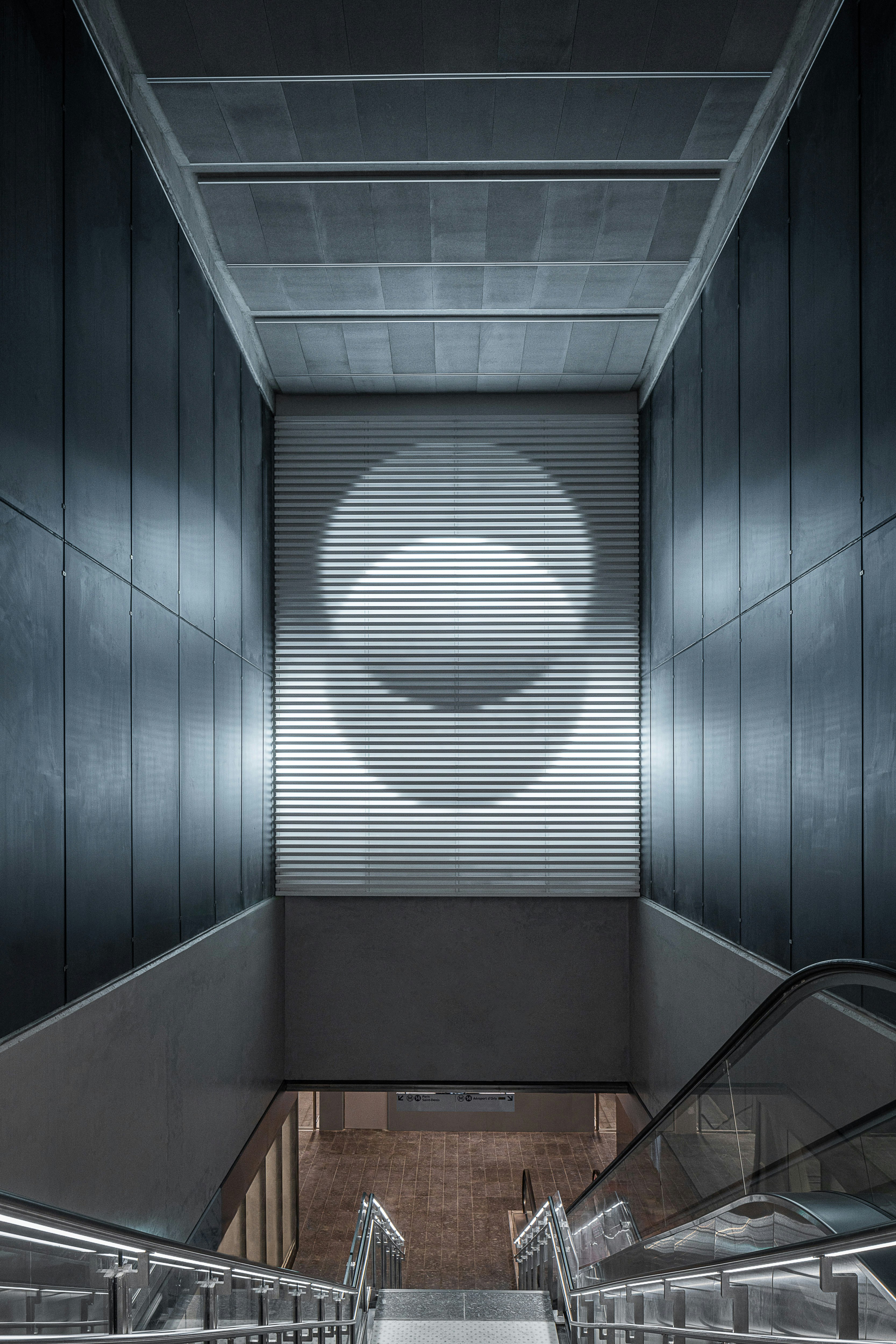 FRANKLIN AZZI Gare l Haÿ les Roses We Are Contents 02657 HD