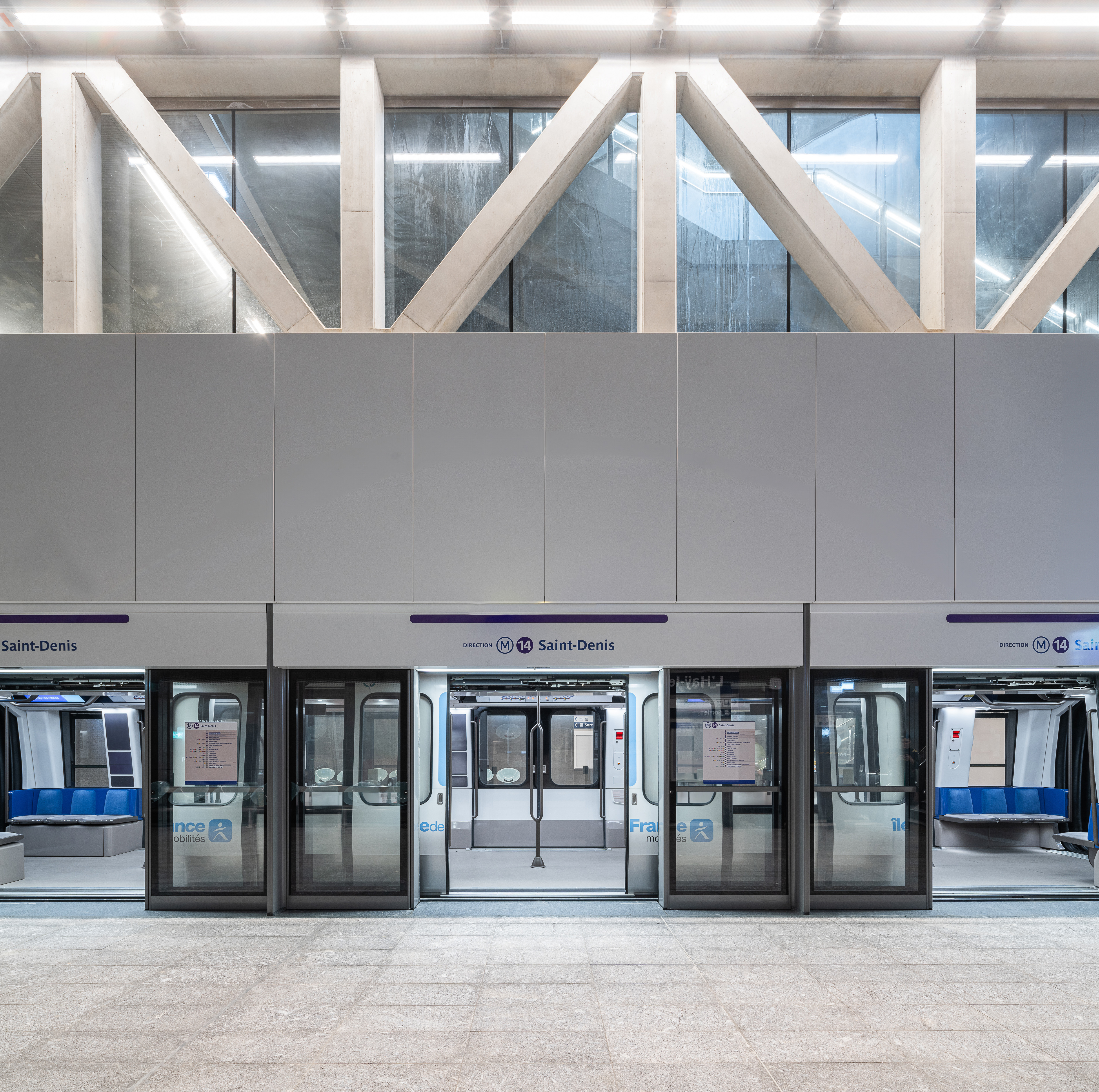 WEARECONTENTS FAA GARE LHA Yles ROSES 02418