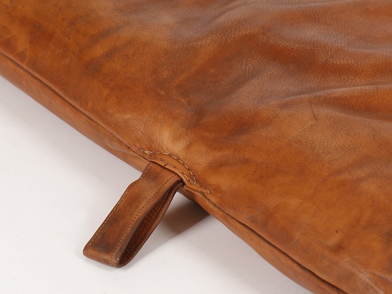 02 Vintage leather rug 1930 DR