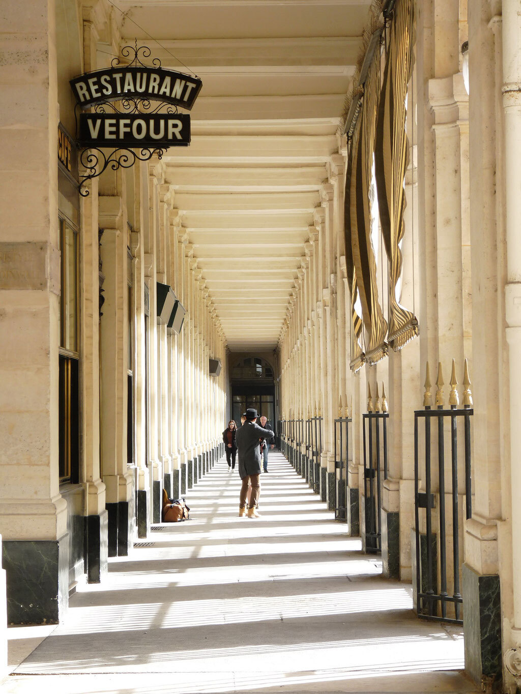 8 Arcades du Palais Royal Paris DR