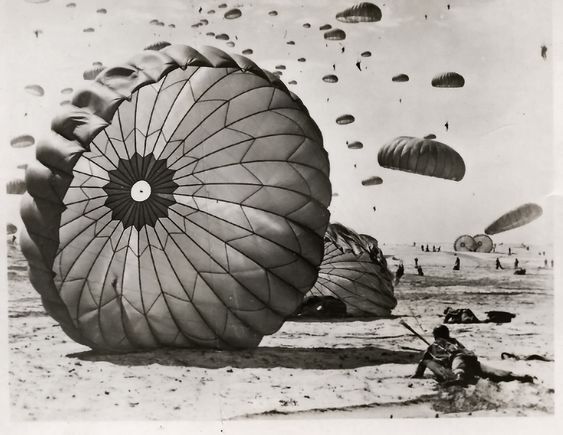 01 1st Parachute Jump by André Garnerin, 1797 DR
