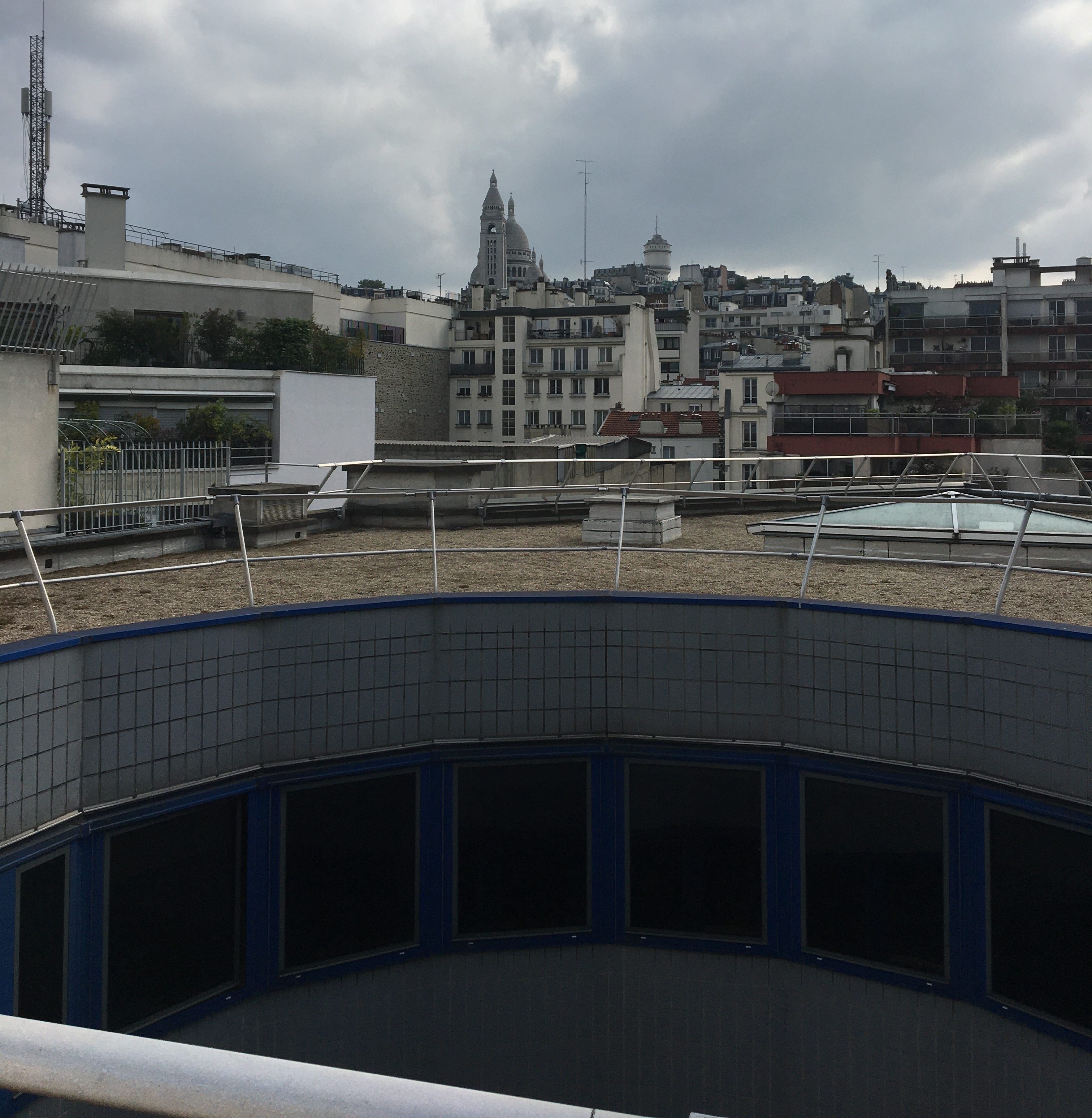 17. EXISTING INTERIOR PATIO AND ROOF, REFURBISHMENT 1982 © Franklin Azzi
