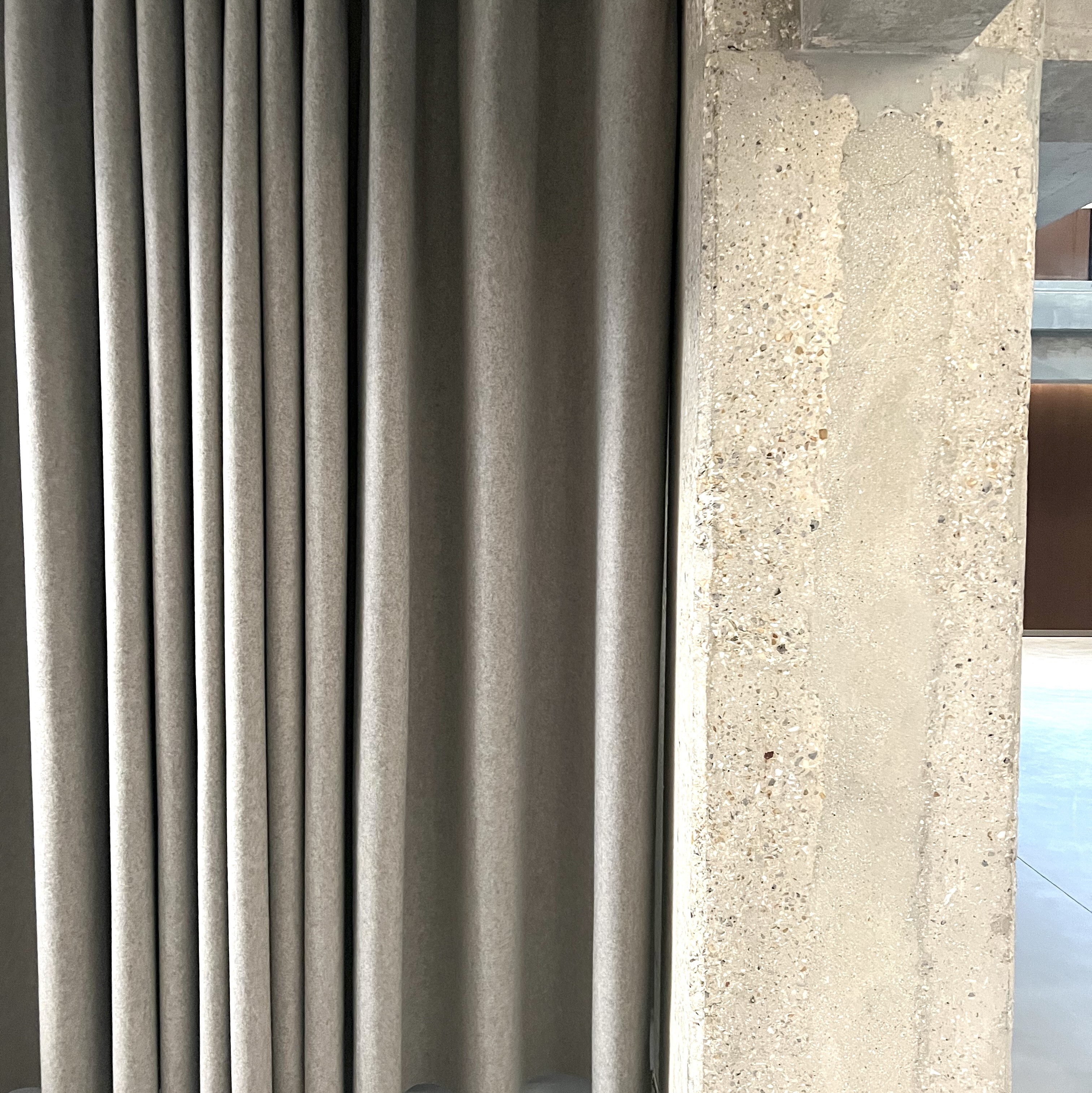 23 DETAIL OF CURTAIN WALL AND CONCRETE STRUCTURE, Construction SITE, CLOŸS BUILDING Franklin Azzi