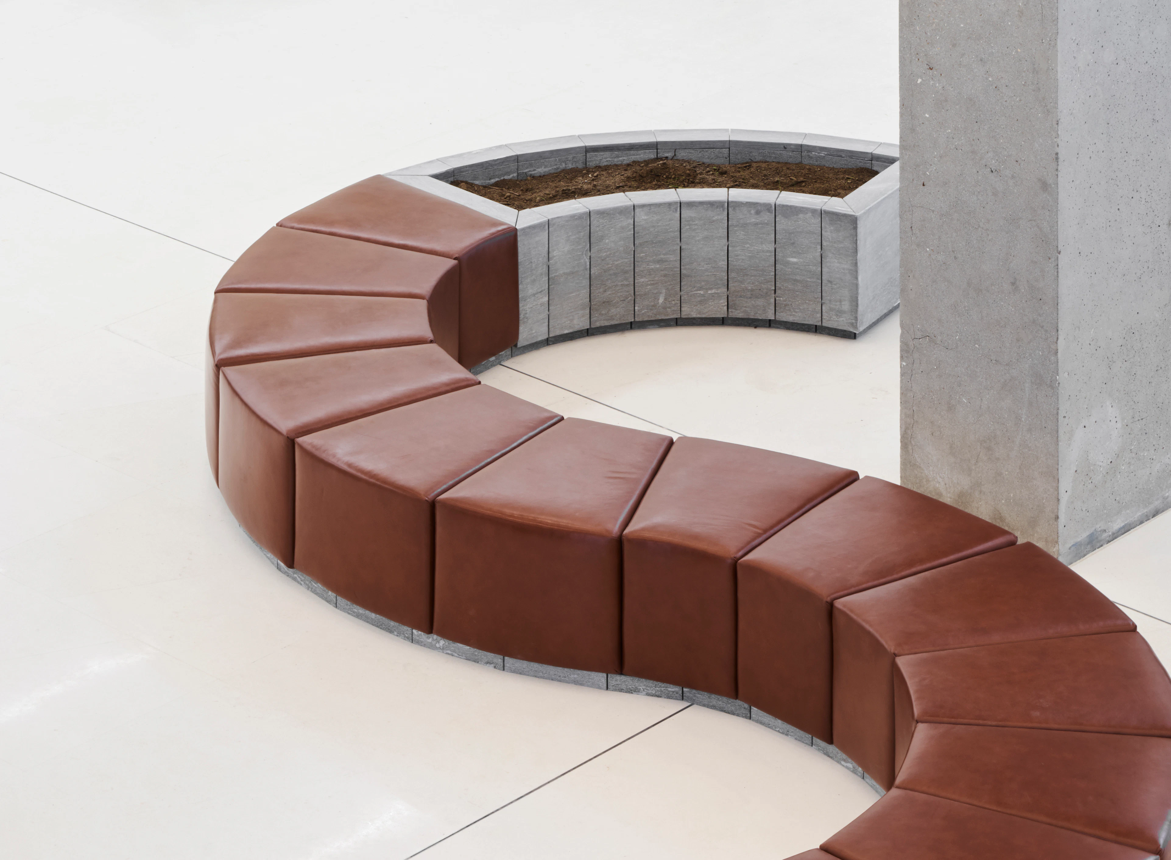 Franklin Azzi, Benches, Vaugirard, Crédit Agricole headquarters © Alexandre Tabaste