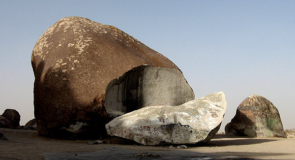 13 Giant Rock Californie DR