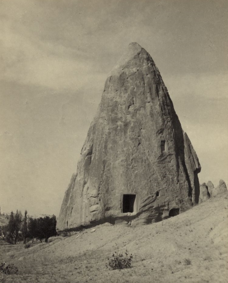 16 Temple at Gula Deri Turkey 1935 DR