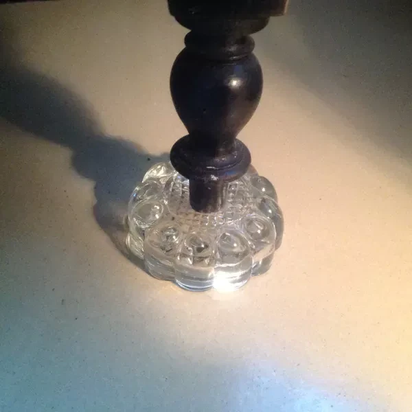 05 Glass Furniture Riser ©DR