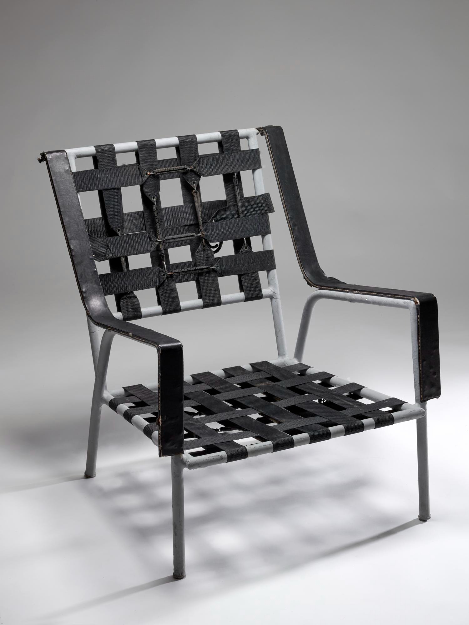 08 Armchair on the smoking room terrace, 1st class, Ocean Liner France, 1962 ©DR