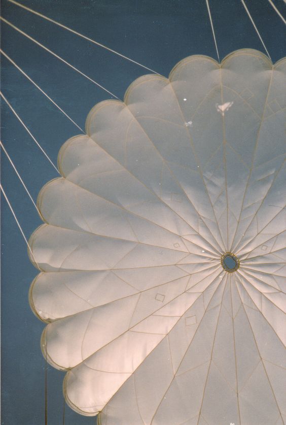 02 Parachute London DR