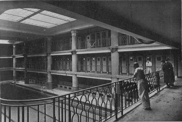 02 Hermès Pool Paris France 1936 DR