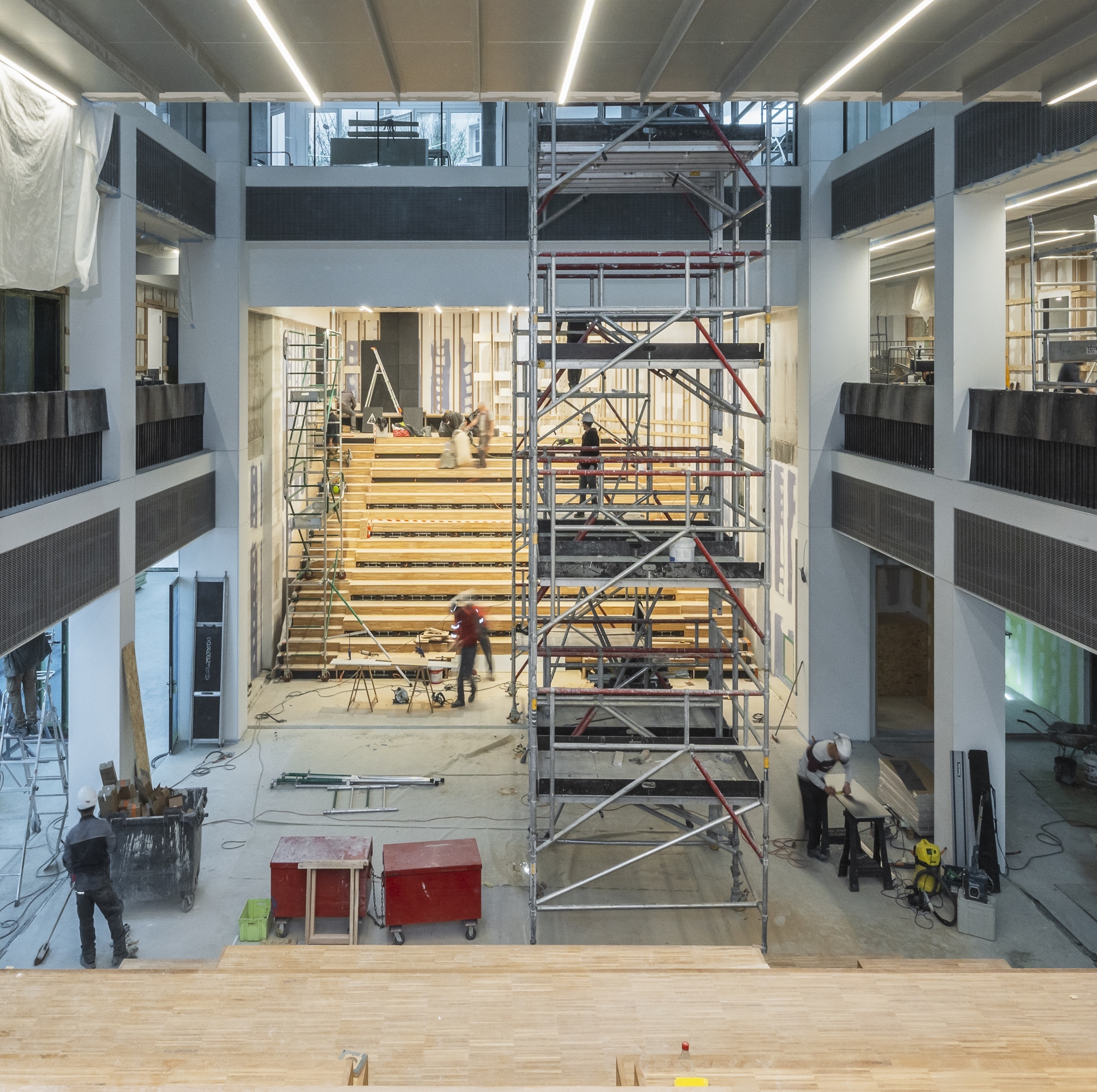 33 Grande Armée construction site Franklin Azzi 2022 DMOX Briag Courteaux