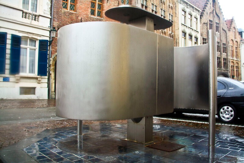 41 Public Toilets DR