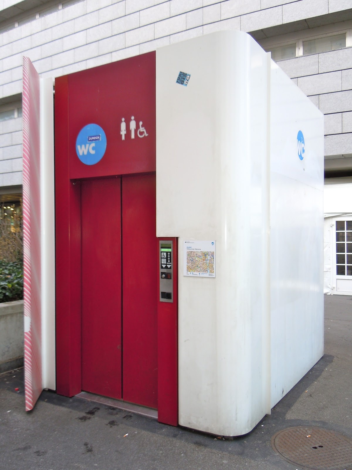 50 Public Toilets DR