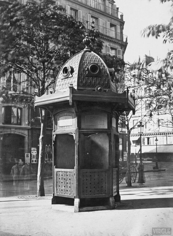 02 Urinal Paris France 1858-78 DR