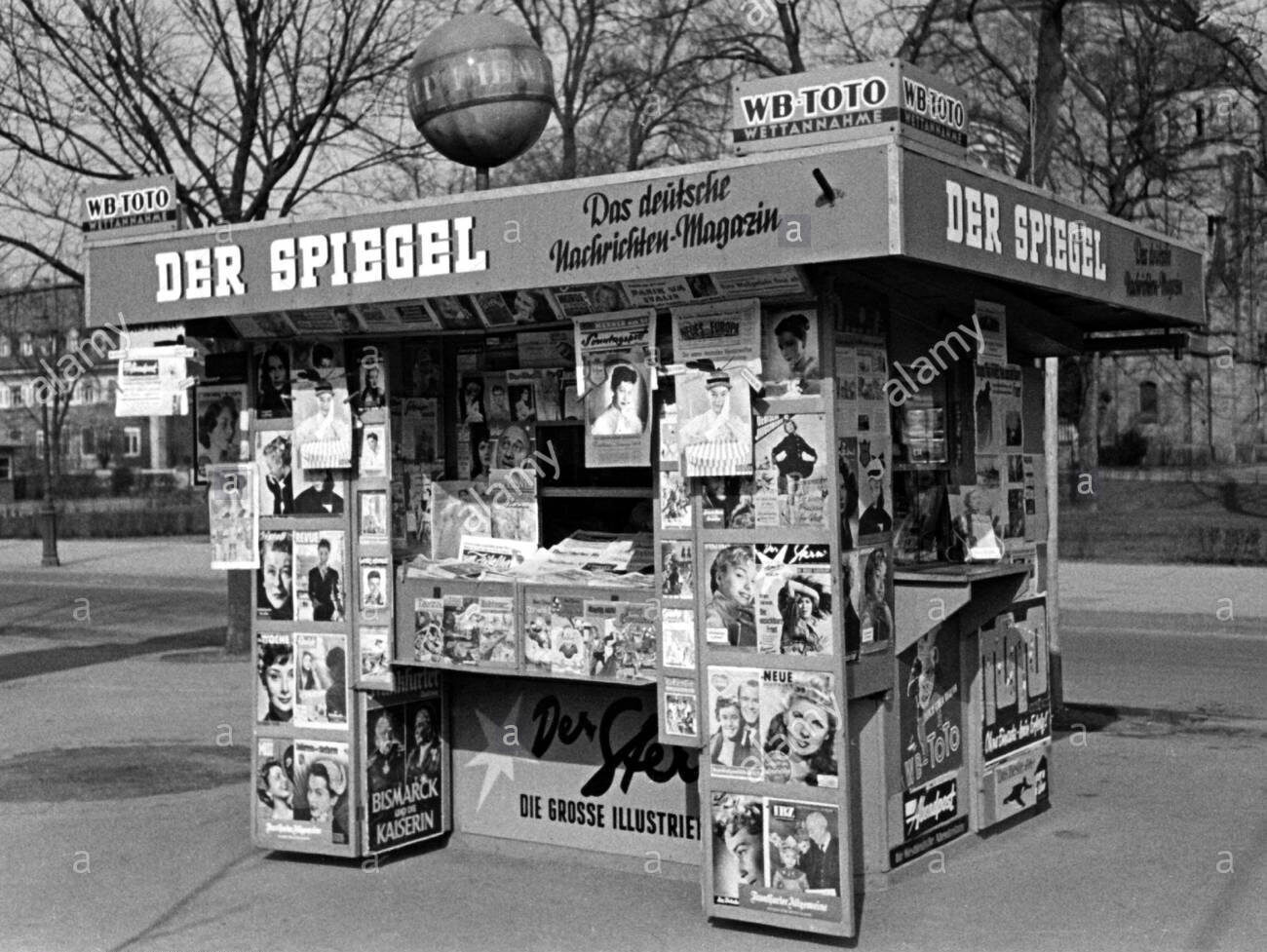 36 Presse Media bookstall Karlsruhe 1953 Interfoto Alamy