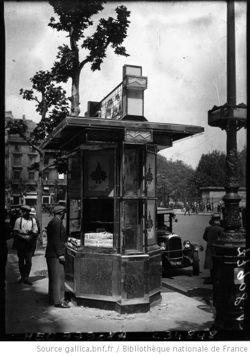 4 Les nouveaux kiosques à journaux 1930 Photographie de presse Agence Meurisse