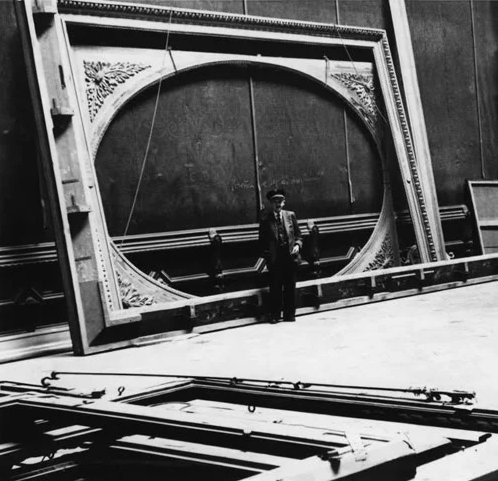 08. The Louvre, 1938 © Pierre Jahan/Archives of the National Museums