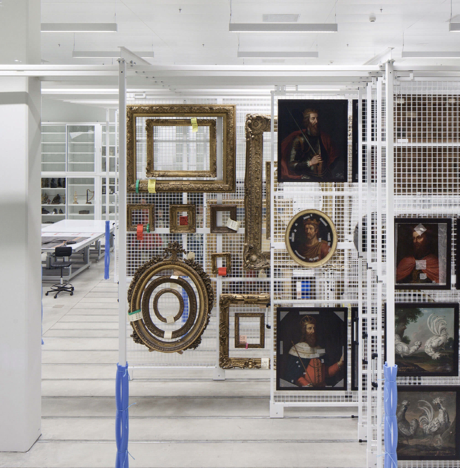 09. The reserves of the Louvre-Lens museum, 2012 © Luc Boegly