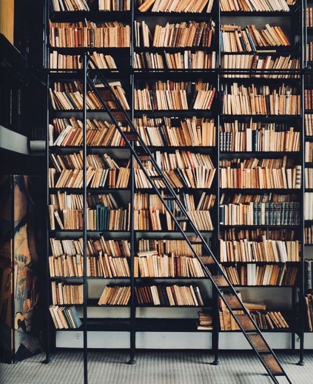 22. Library of the Glass House by Pierre Chareau, 1928-1931 © DR