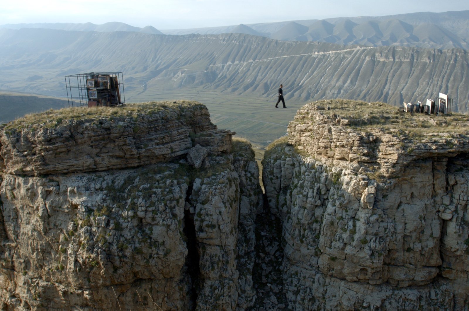 20 Tightrope video 2015 Taus Makhacheva