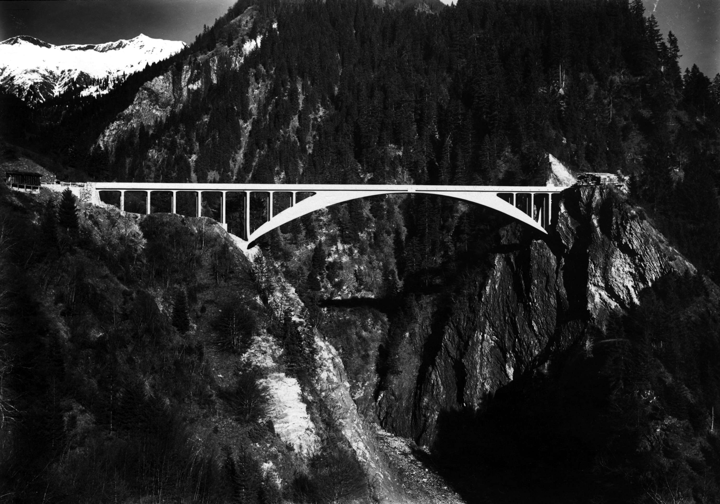 40 Salginatobelbrücke designed by Robert Maillart 1930 ETHBIB Bildarchiv