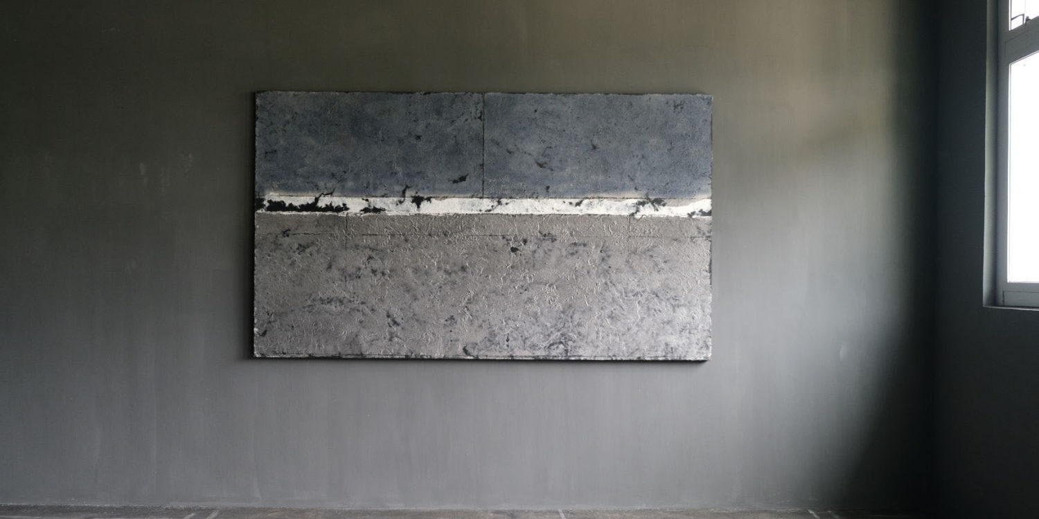 58 Exhibition view of Chung Chang Sup Axel Vervoordt Gallery Hong Kong 2001 Courtesy Axel Vervoordt Gallery