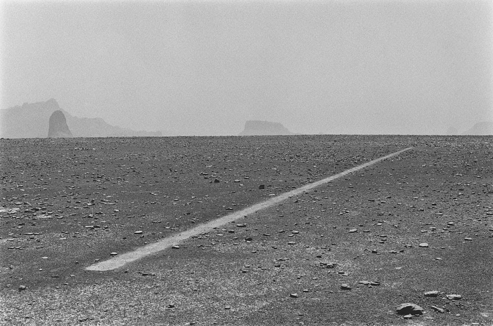 9 Dusty Boots Line The Sahara 1988 Richard Long