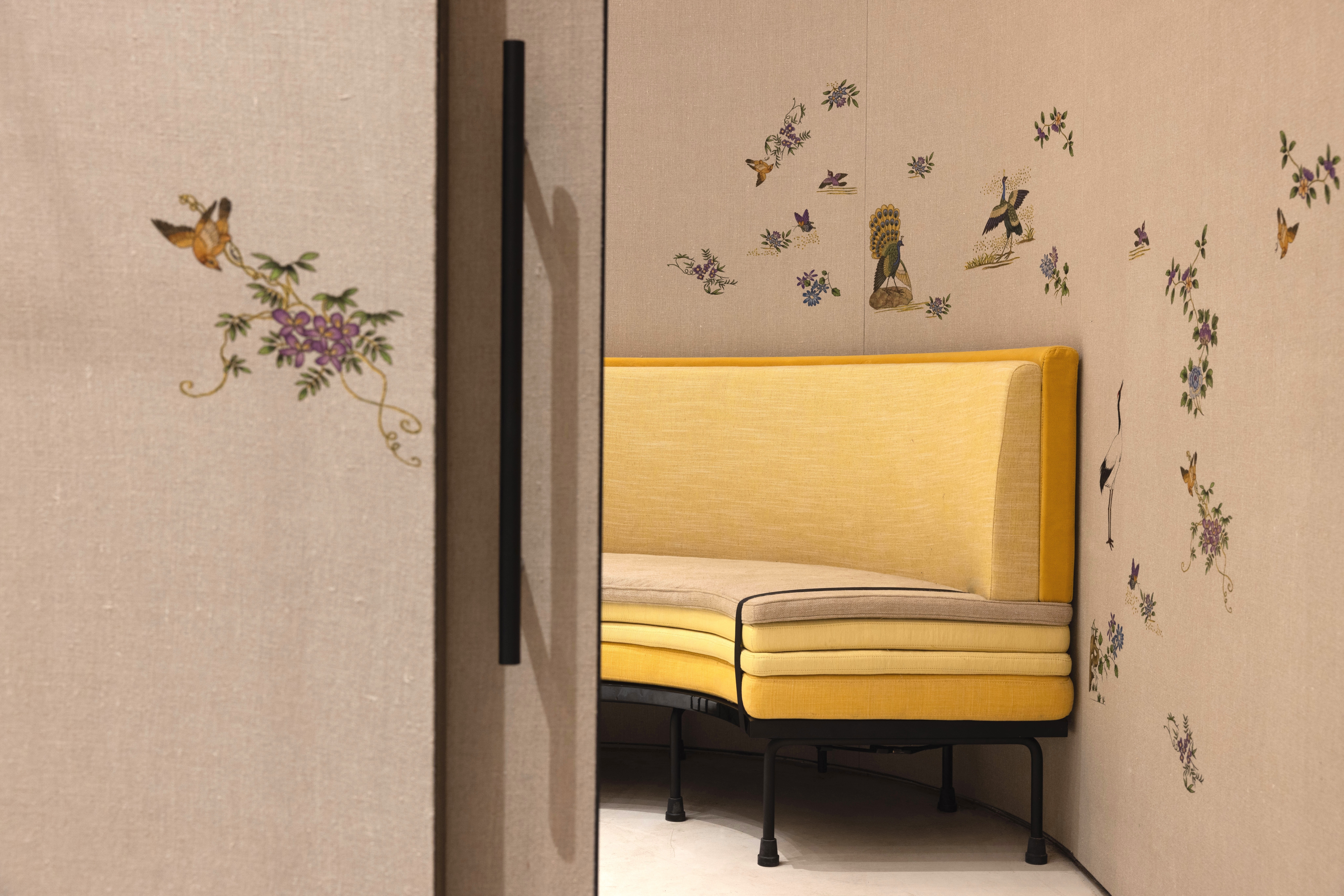 Franklin Azzi Mobilier EP Yaying Collection Matjaz Tancic MODIF copie