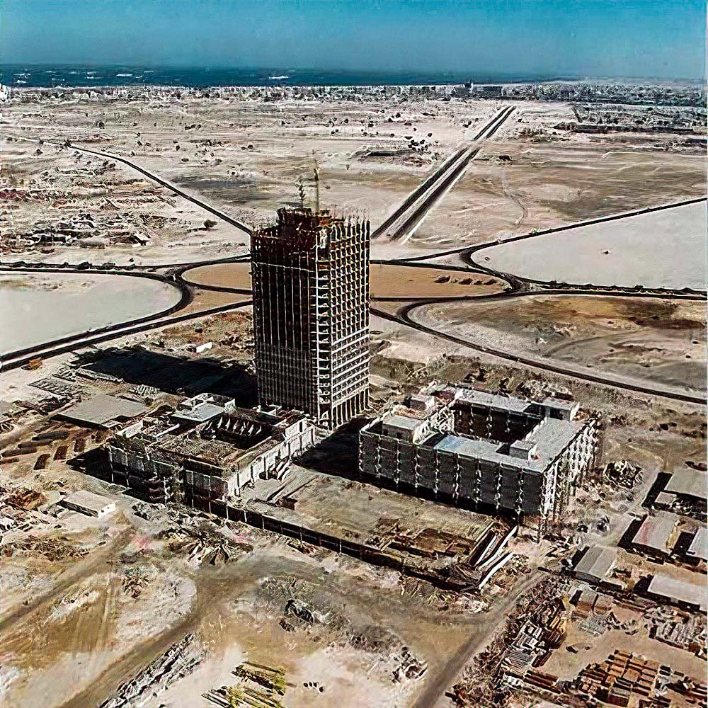 21 John Harris Architecture of Dubai, © DR