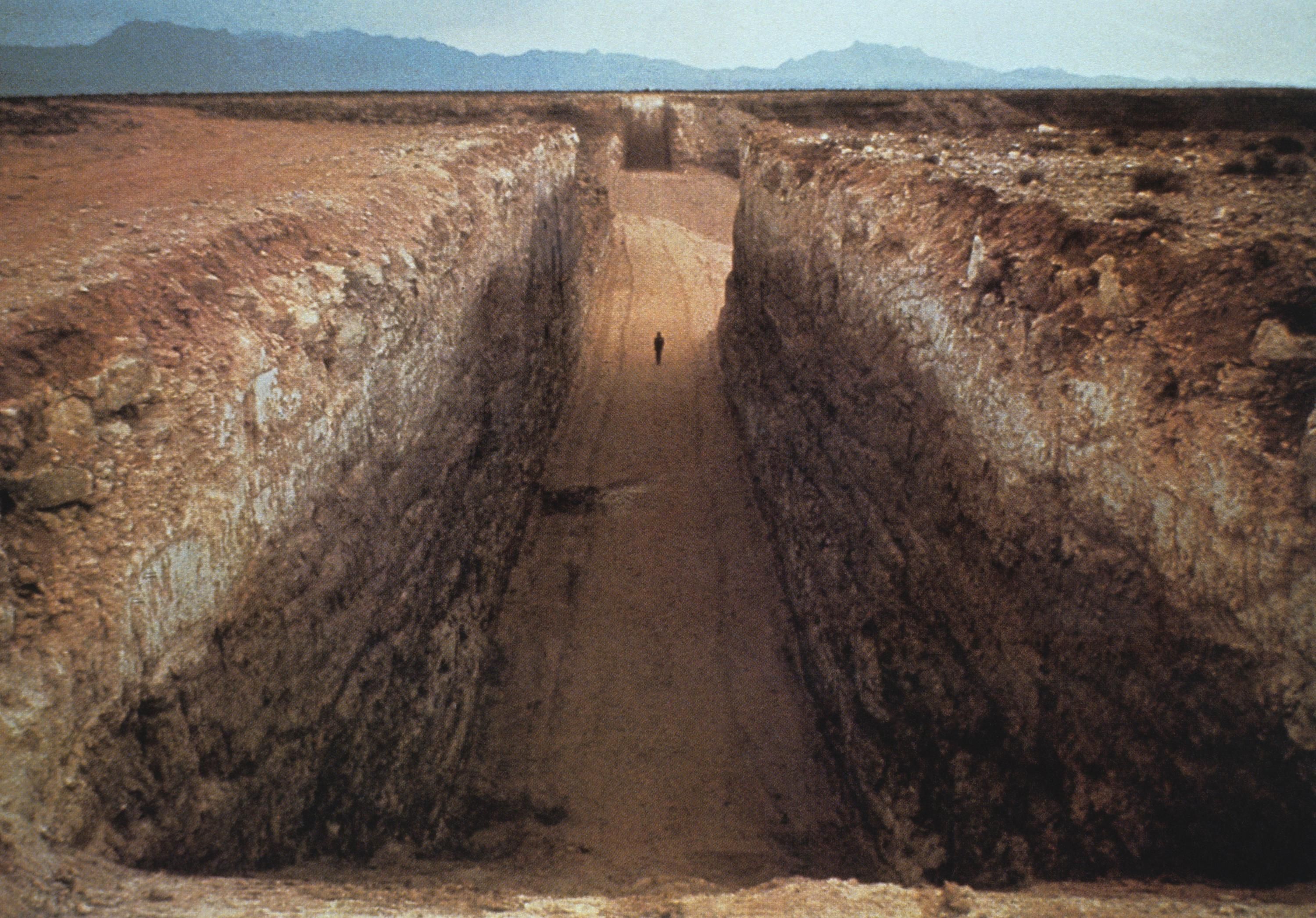 8 Double Negative Heizer Michael Nevada 1970 Heizer Michael