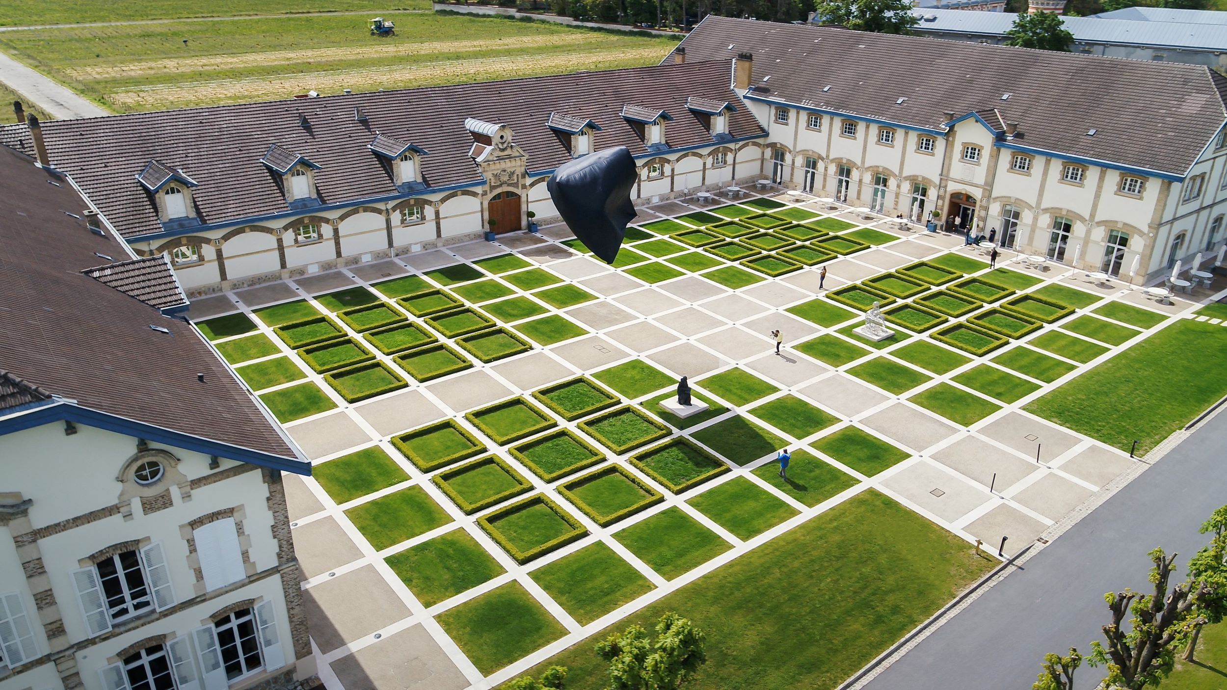 20 PHOTOGRAPHIE DU SITE DE PRODUCTION RUINART DR