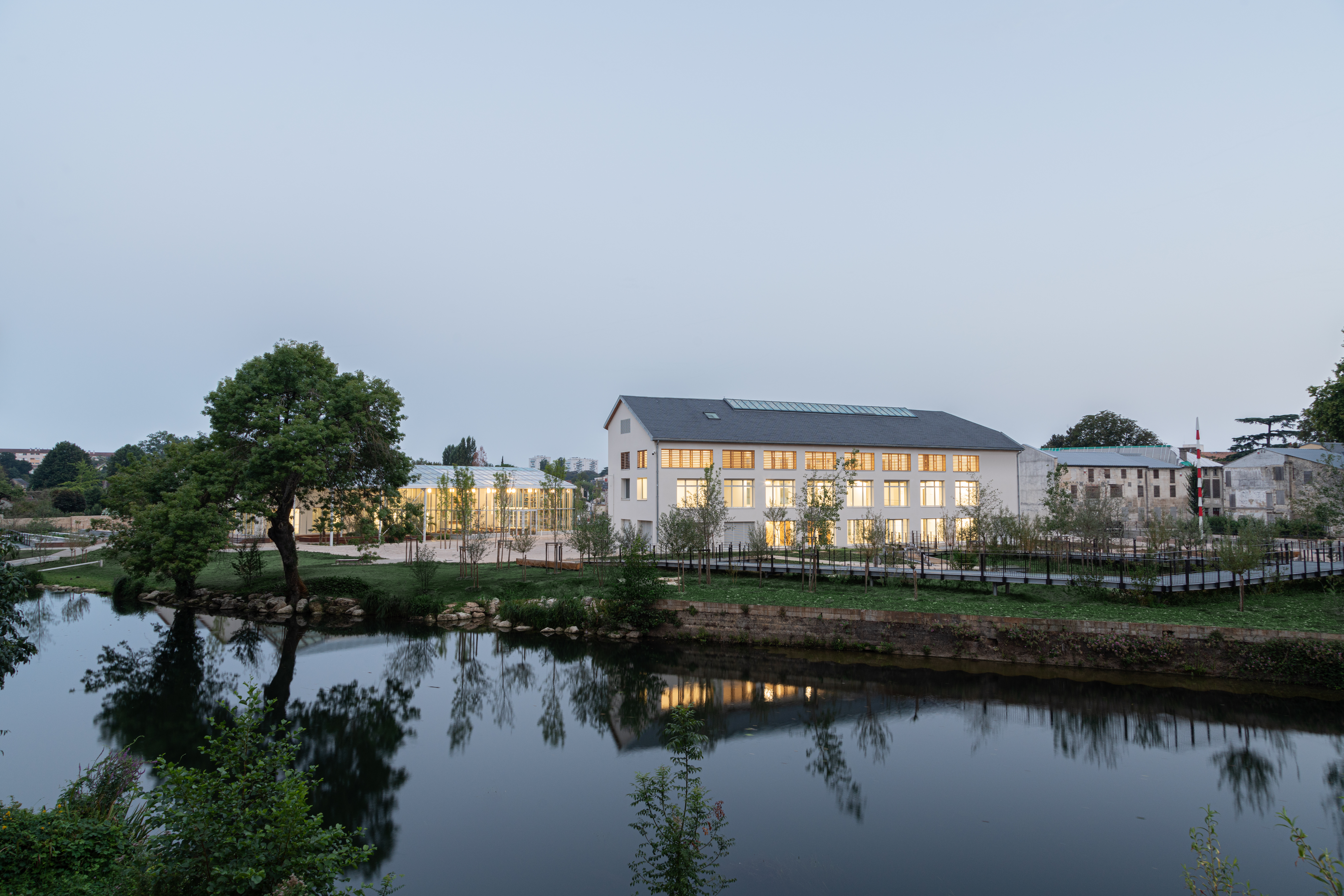 02 FRANKLIN AZZI PORT BOINOT NIORT WE ARE CONTENTS HD