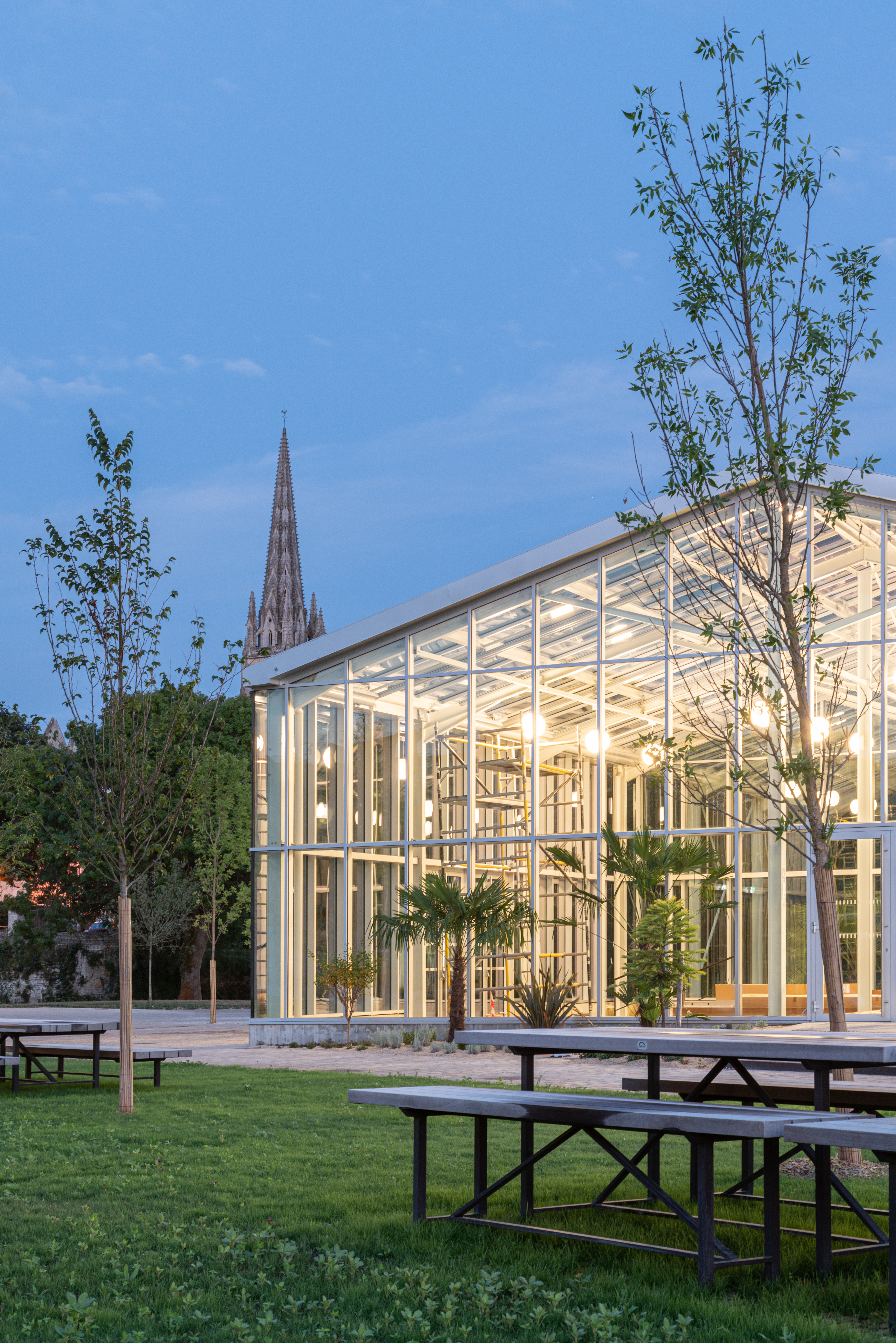 07 FRANKLIN AZZI PORT BOINOT WE ARE CONTENTS HD