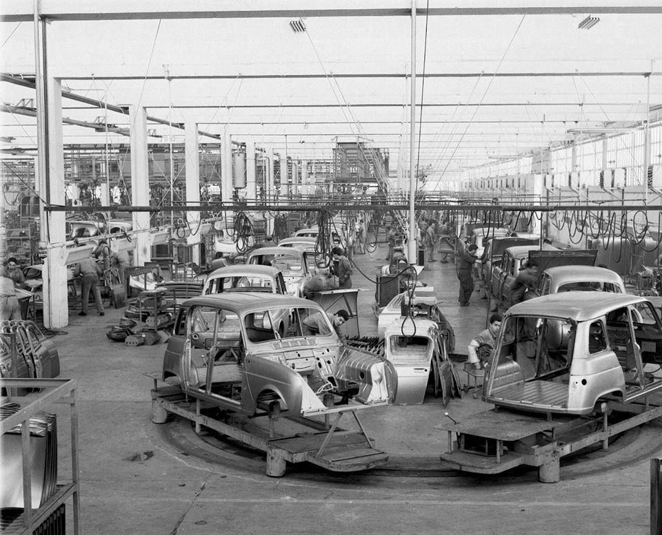 01_Manufacturing of the 4L model, Renault factory © DR
