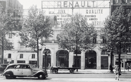 27_Renault 53 Champs Élysées store, 1933 © Renault