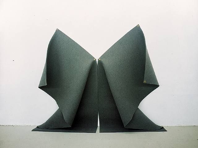 08 Recent Felt Pieces Robert Morris Cologne 1998 DR