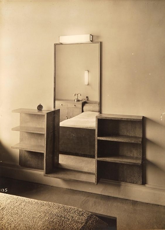 18_ Mr. V.'s apartment. Hairdresser, Djo-Bourgeois © DR