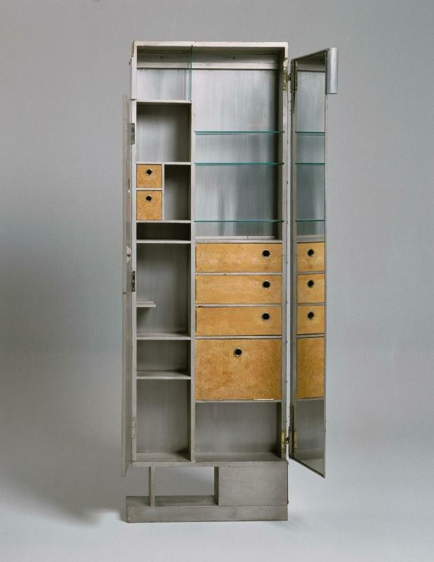 51_Eileen Gray dressing table screen, 1926–1929, Centre Pompidou