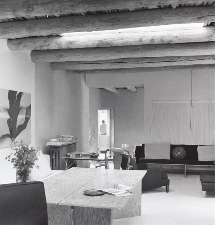 23_Abiquiu House by Georgia O'Keeffe, Todd Webb, 1957 © DR